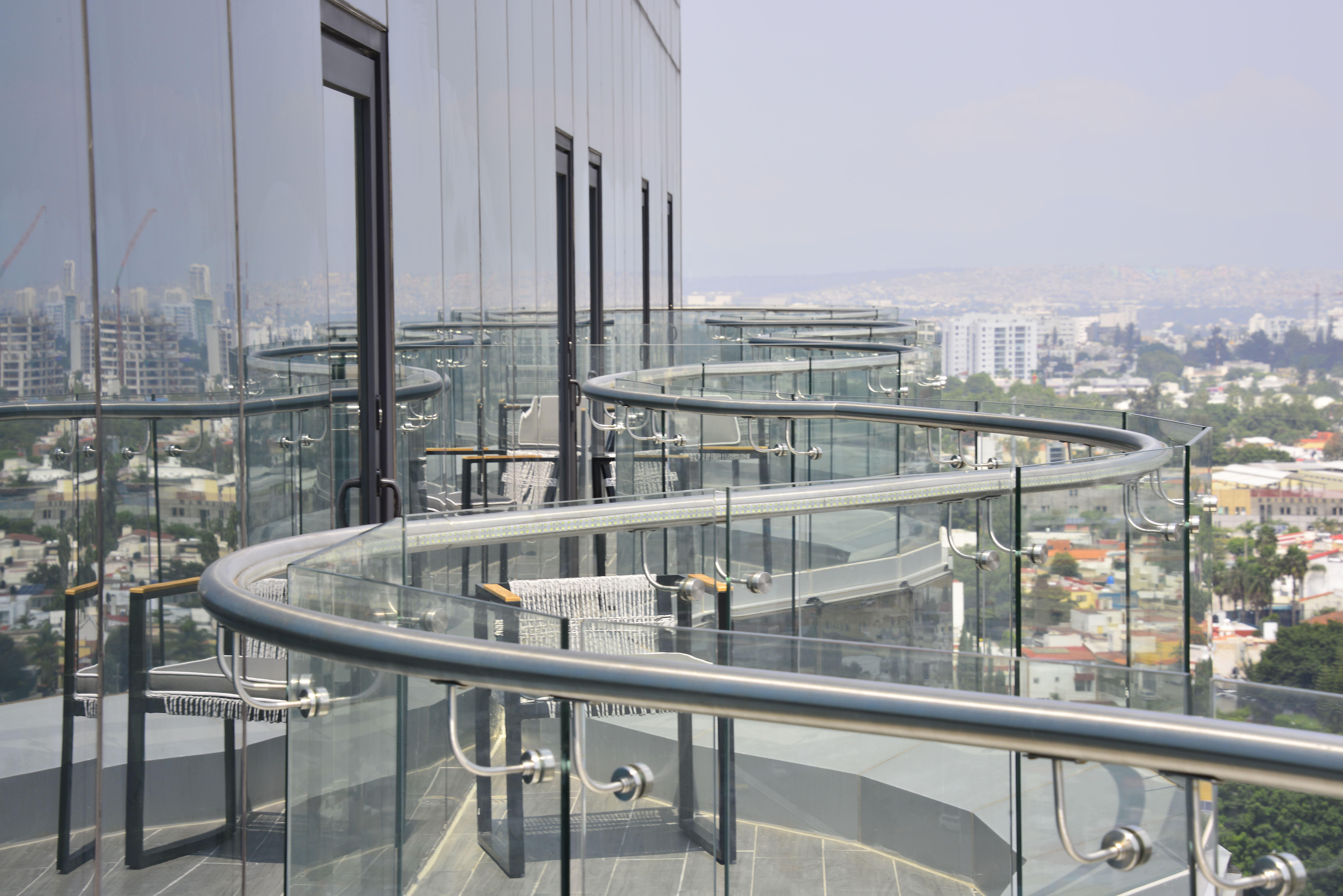Baruk Guadalajara Hotel de Autor Bagian luar foto A glass balustrade