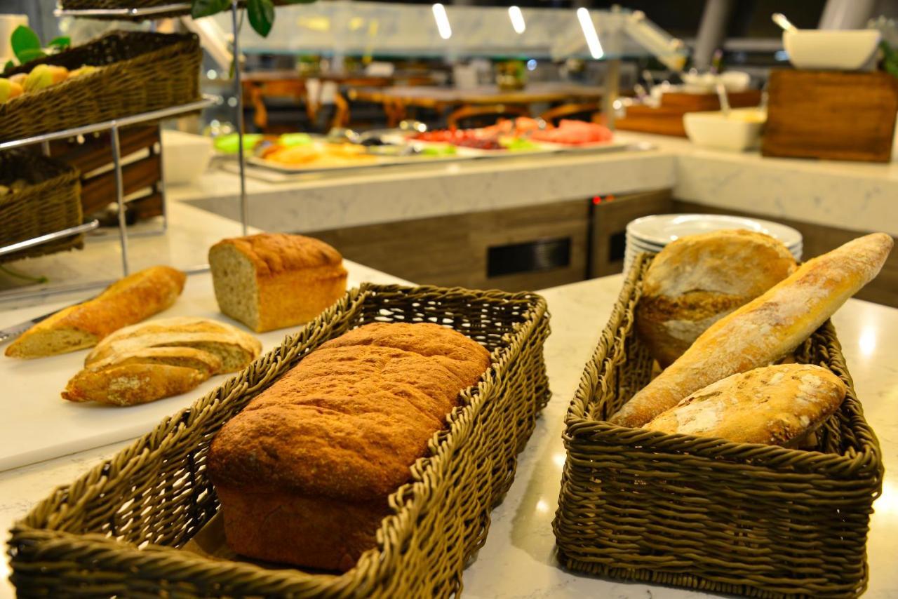 Baruk Guadalajara Hotel de Autor Bagian luar foto Bread at a buffet
